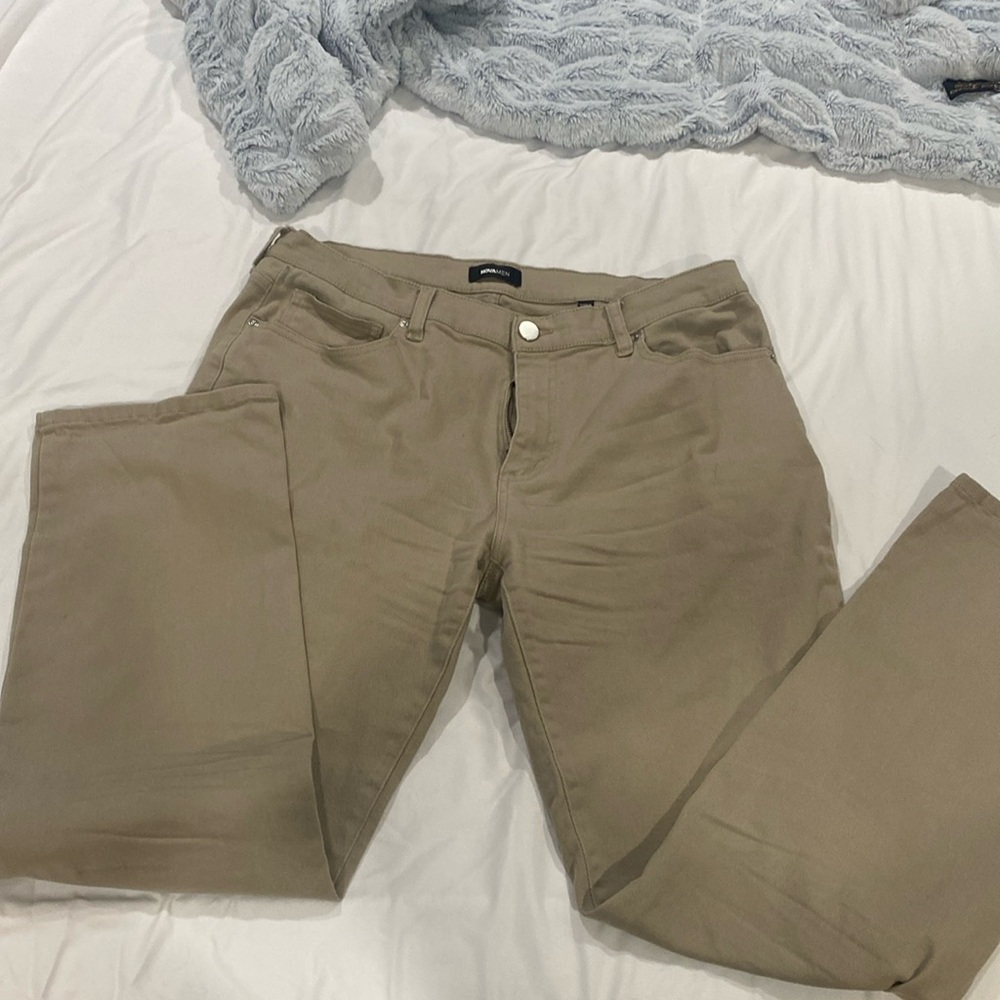 Men’s khaki jeans